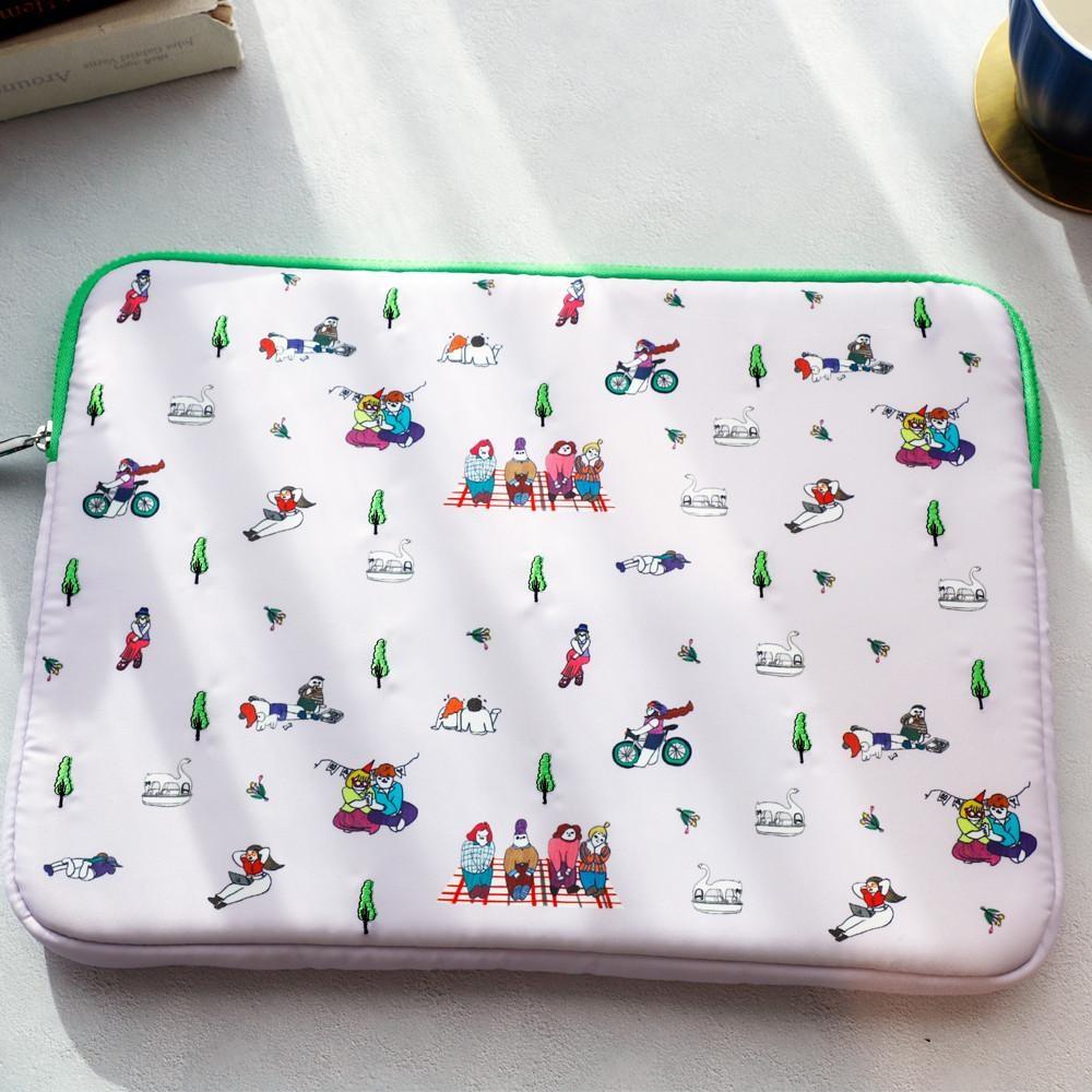 I seoul u X the gil laptop pouch