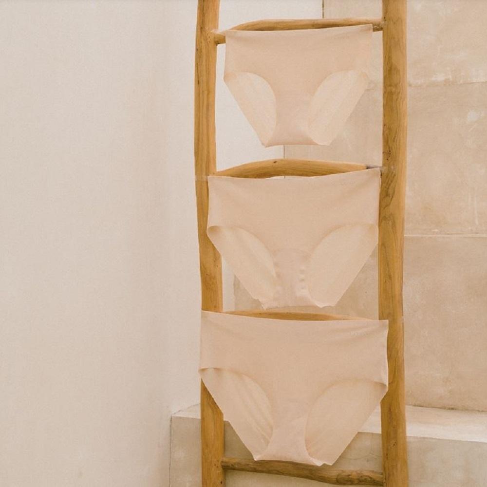 LMM AirSleek Half-Seamless Hem Panty